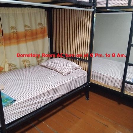 Sleepwith Me Hostel Bangkok Esterno foto