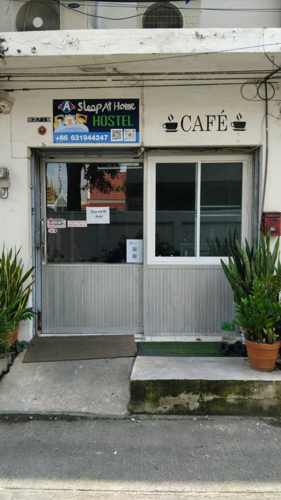 Sleepwith Me Hostel Bangkok Esterno foto